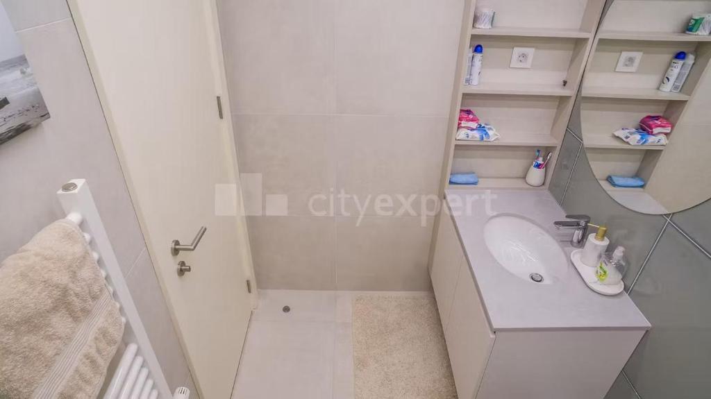 Exclusive Apartment - 4