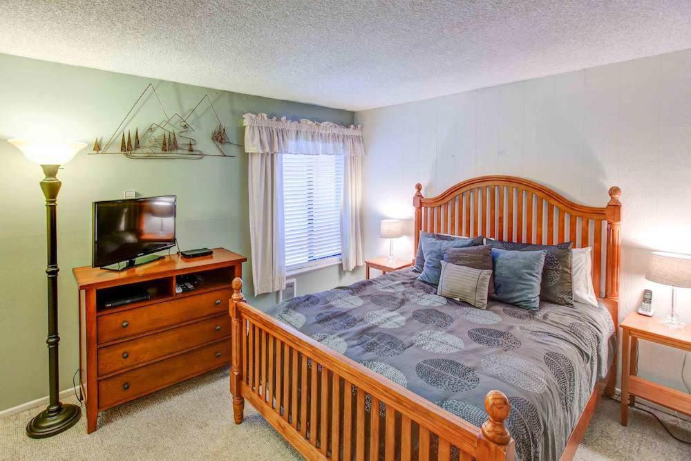 Fireside Pool Access Hot Tub & More, Mammoth Lakes