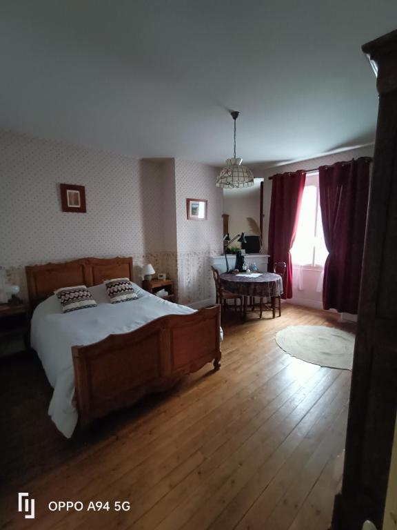 10 Boules B&B, Presly