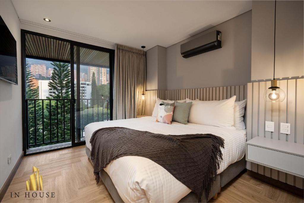 Morph 902 - Exclusivo apt en el Poblado con balcón - 2