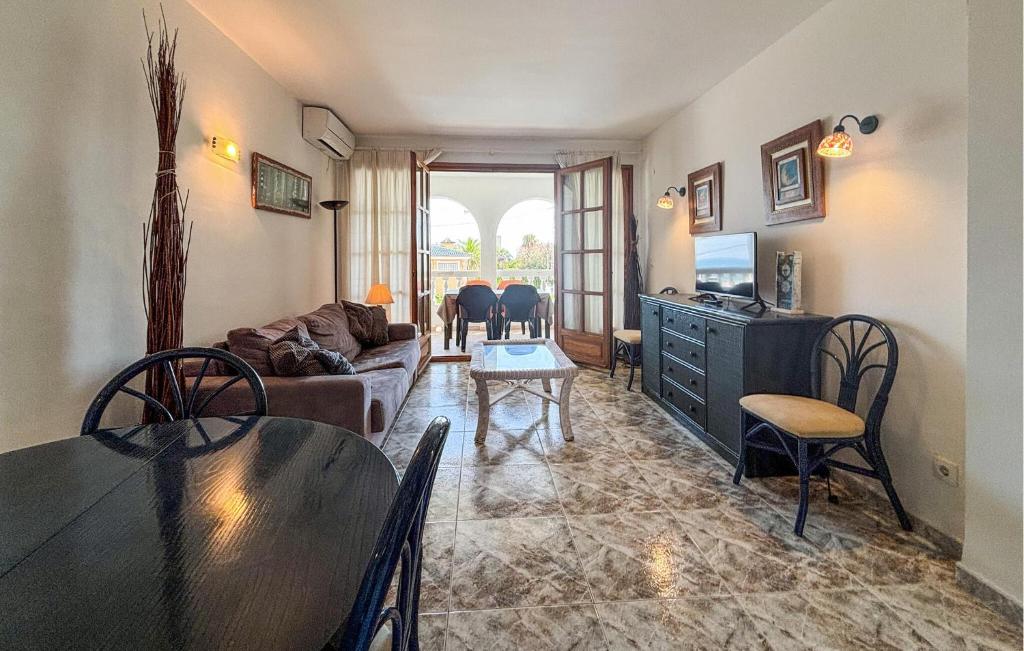 2 Bedroom Amazing Apartment In Dénia - 4
