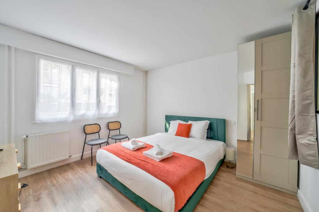 Spacious & Bright 2BR Apartment - Heart of 15th - 4