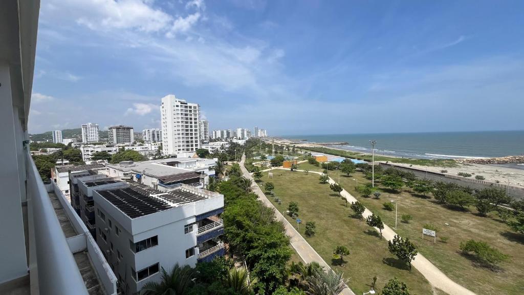 Luxury apartment with a central location and pool - 5