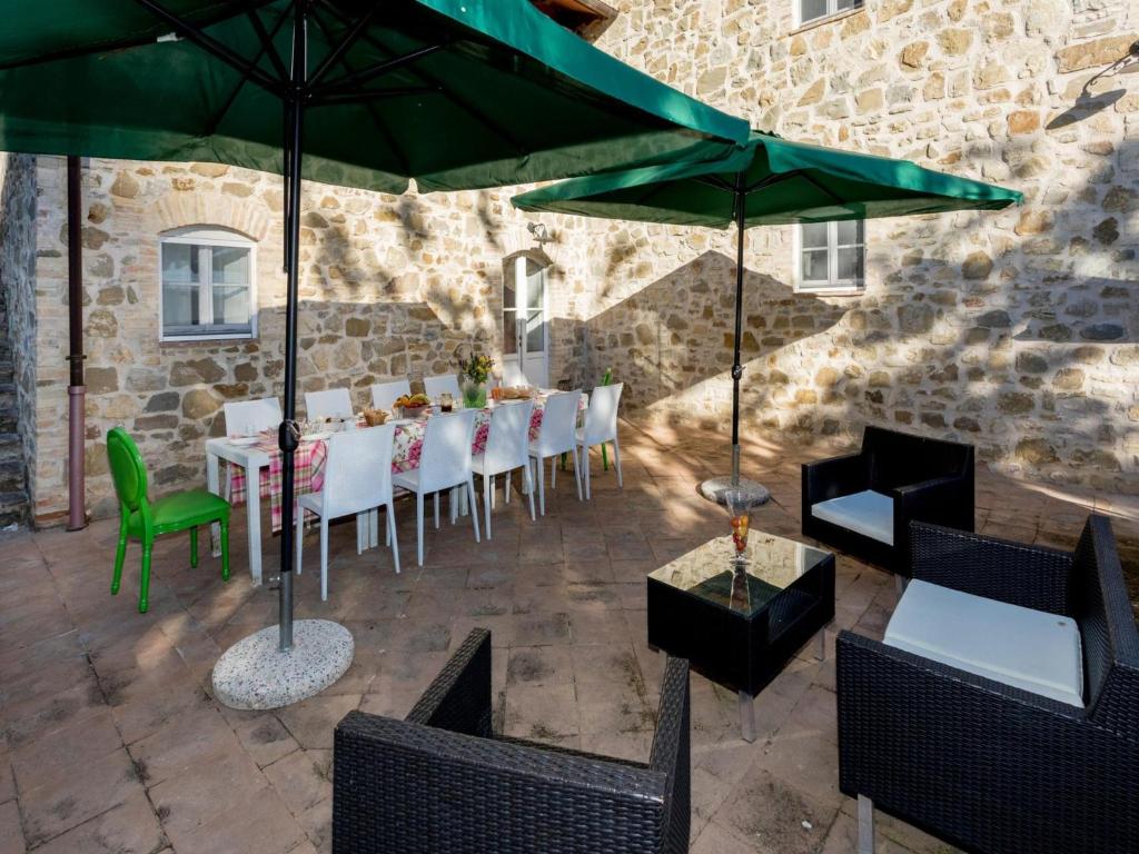 Apartment in a farmhouse with swimming pool - 5