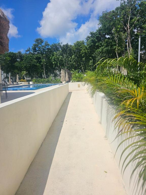 Ground floor condominium at the foot of the pool - 2