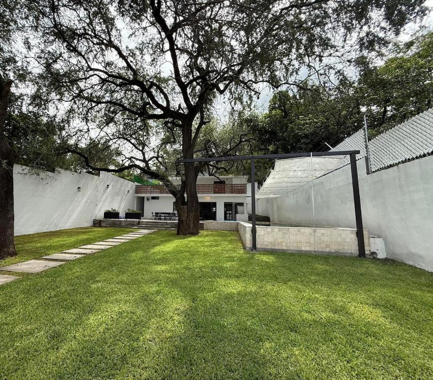 Finca Dos Encinos, Monterrey