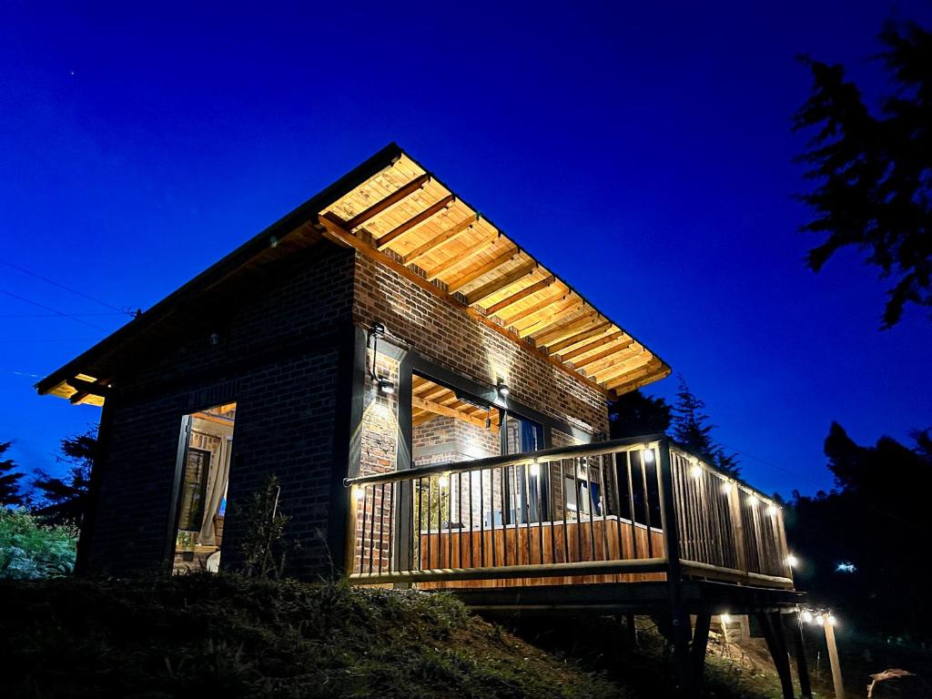 Romantic Glamping Cabin with Jacuzzi & Views - 5