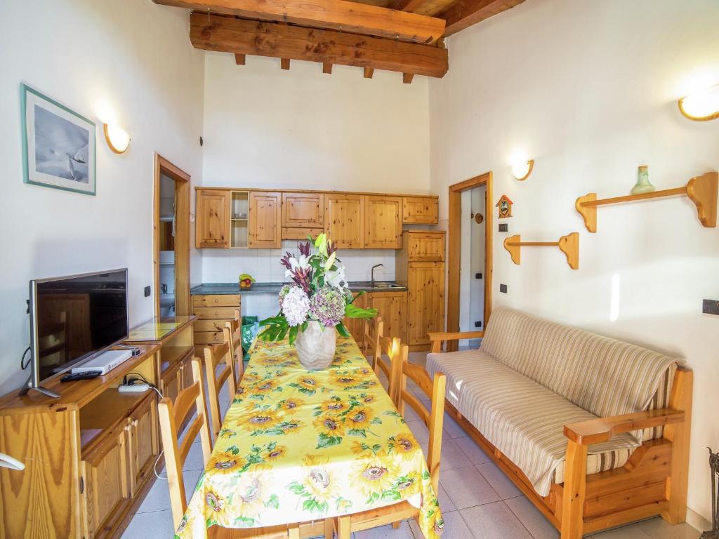 Apartment in Antey-Saint-André near Ski Lifts - 2