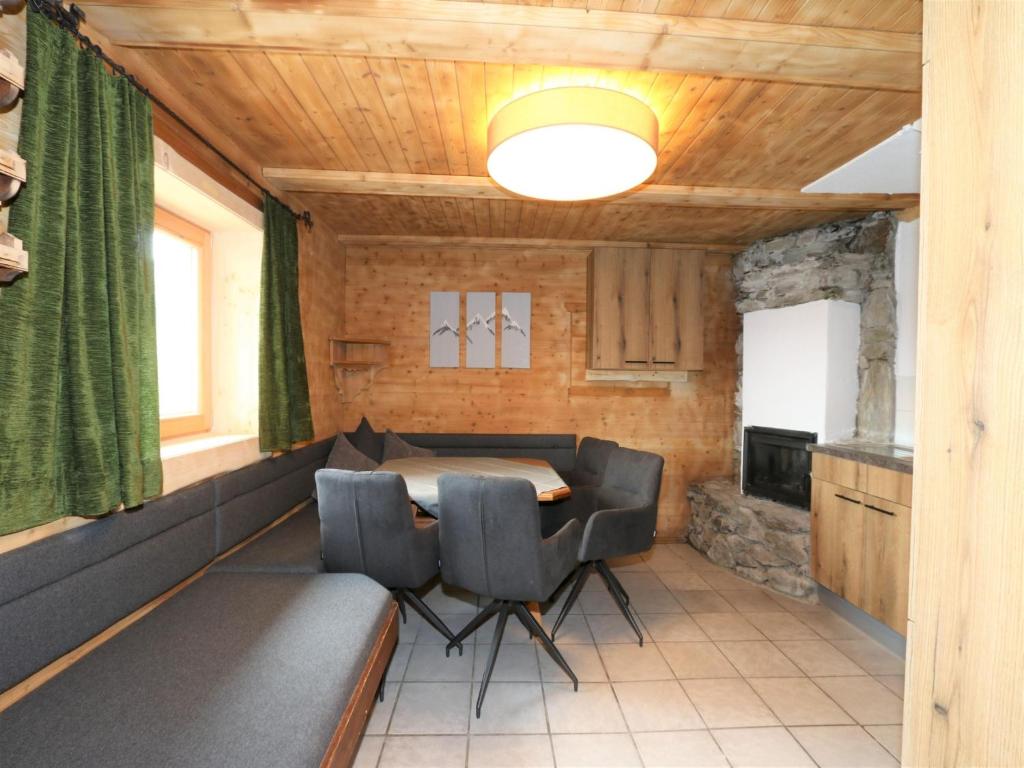 Chalet in Zillertal near Ski Slopes - 2