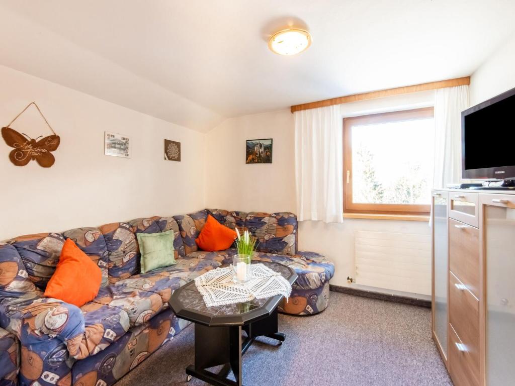Chalet in Hainzenberg near Ski Slopes - 2