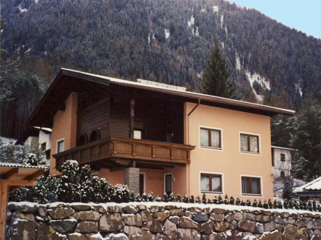 Apartment in Ötztal near Ski Slopes, Sautens
