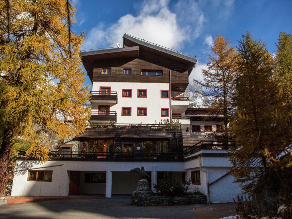 Contemporary Apartment in Breuil-Cervinia near Ski Area - 5