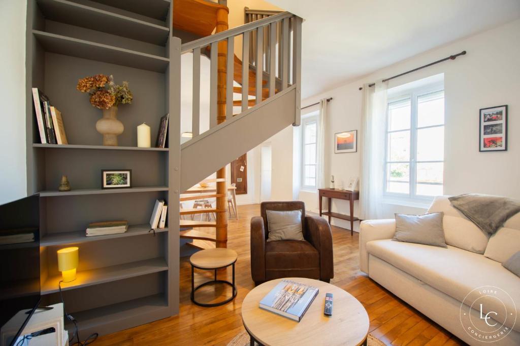 The Lioness of Orléans Spacious & Bright 2-Bedroom - 5