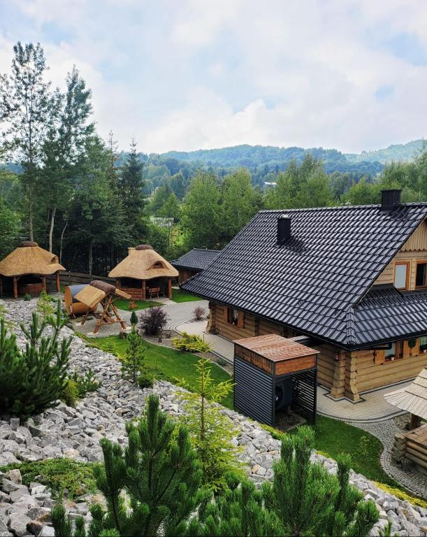 Osada Kuboski Dom z Bali Leśny Zakątek, Kamesznica