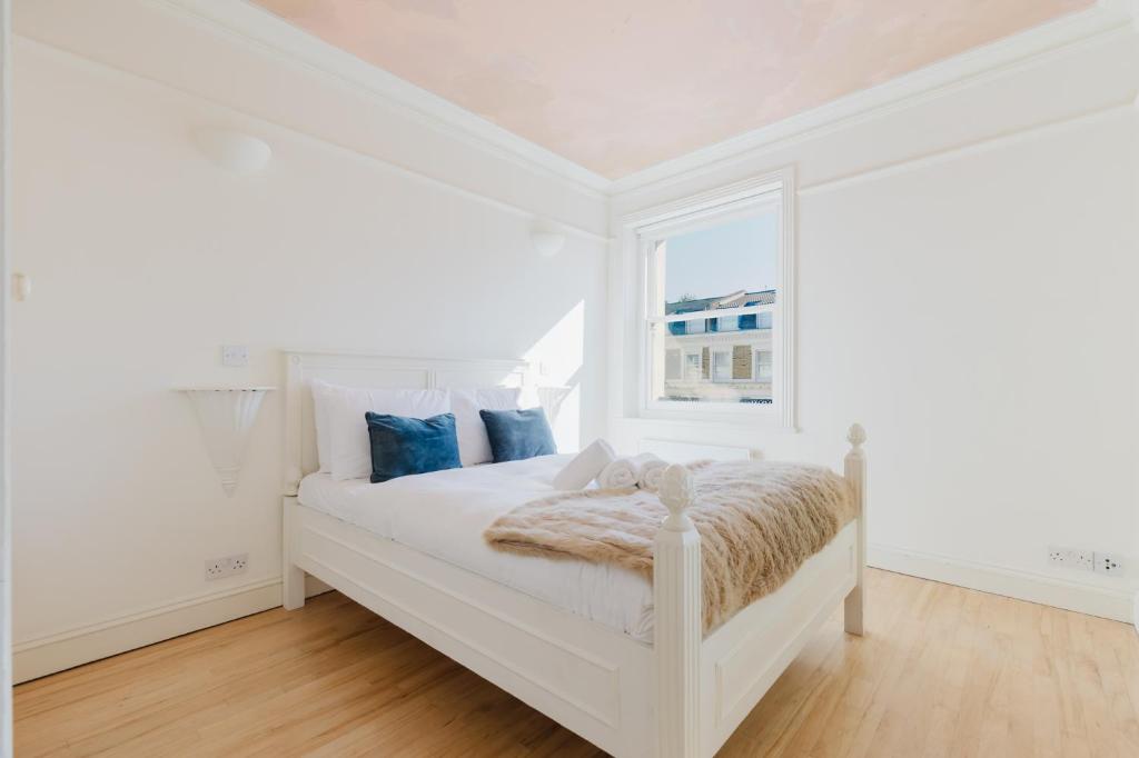 Snug 1BD Retreat in the Heart of Earl's Court, Londyn