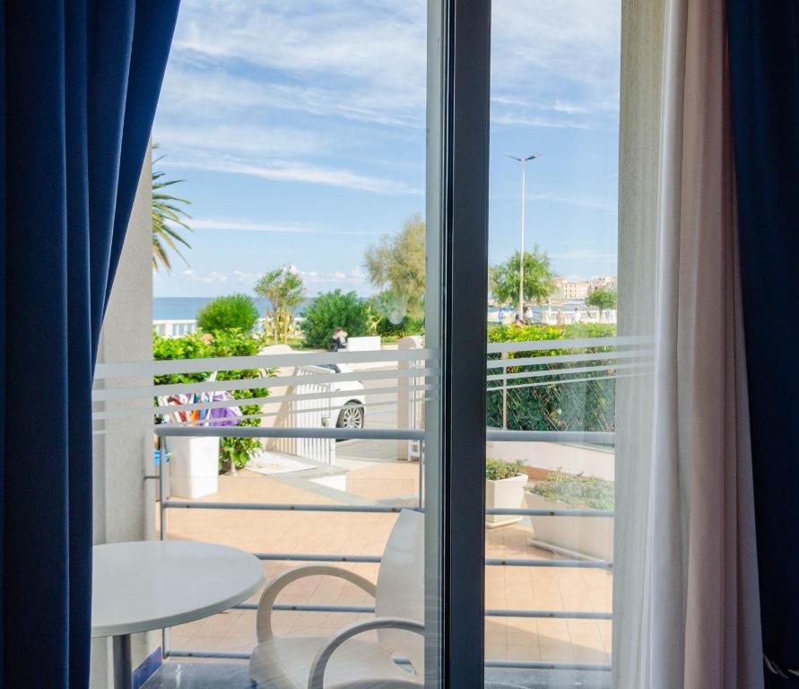 Astro Suite Hotel — Pokoje in Cefalù, Sycylia