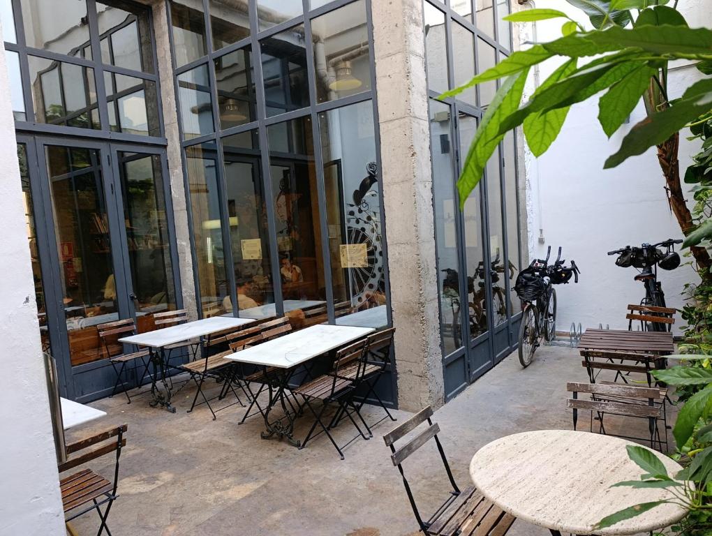 Black Swan Hostel Sevilla - 2