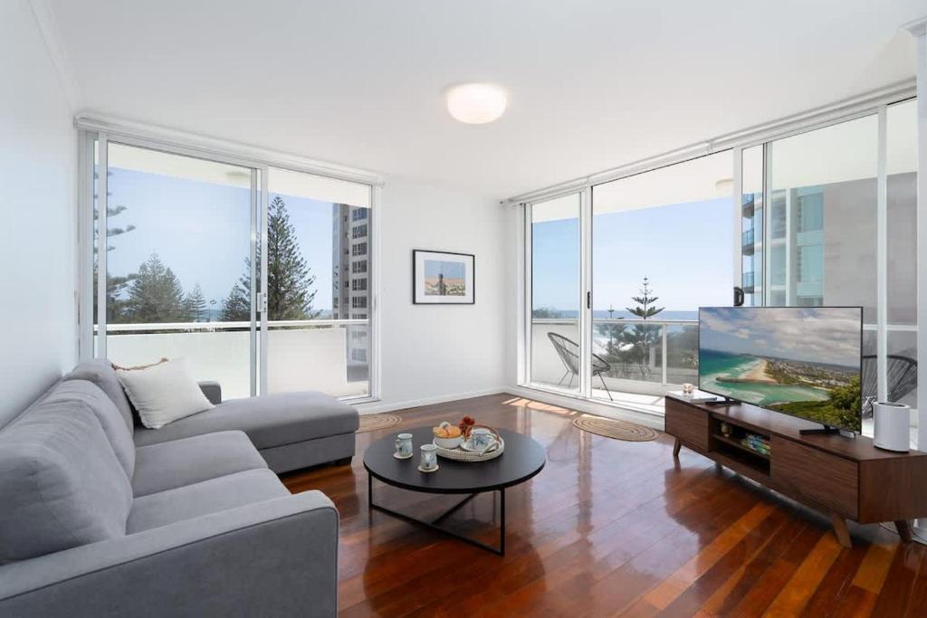 19 Carlton, Gold Coast