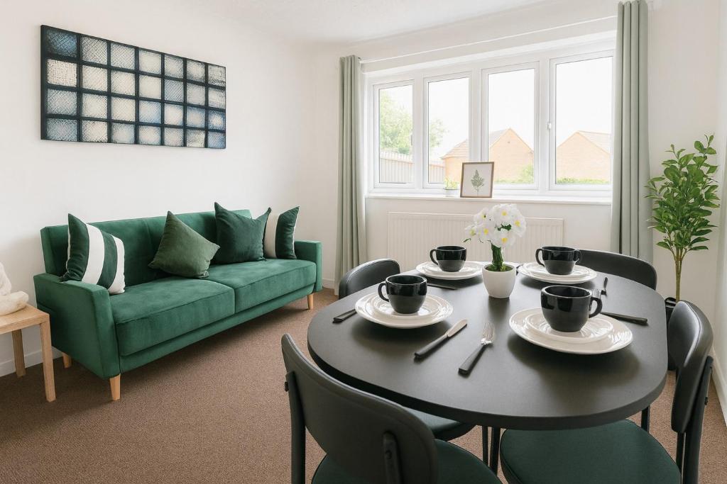 Modern 2BR Stay FREE WIFI FREE PARKING, Great Linford