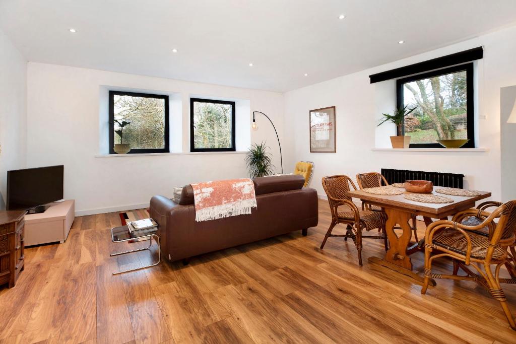 Pinewood Lodge, South Brent photo 3