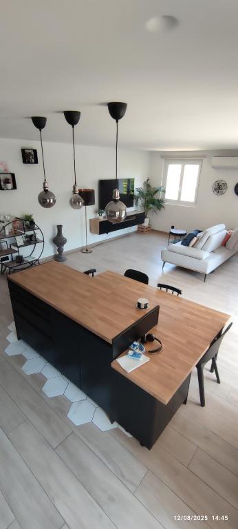 Chic & Cozy 95m Apartment Perfect for Families, Aix-en-Provence