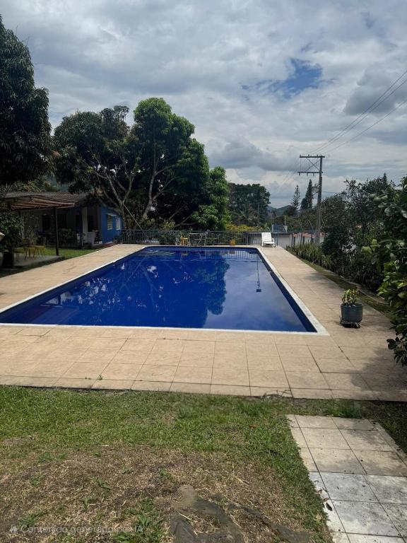 Casa rustica y familiar con piscina en La Vega Cund - 3