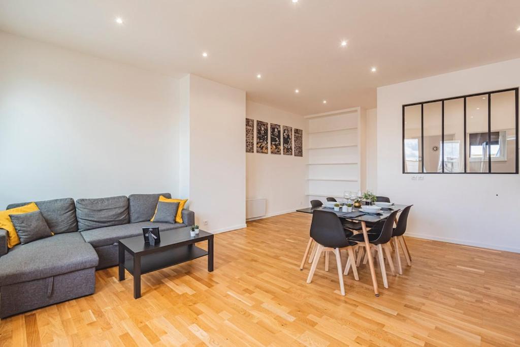 Stuart elegance with Cathedral view, Ideal for Families - 2
