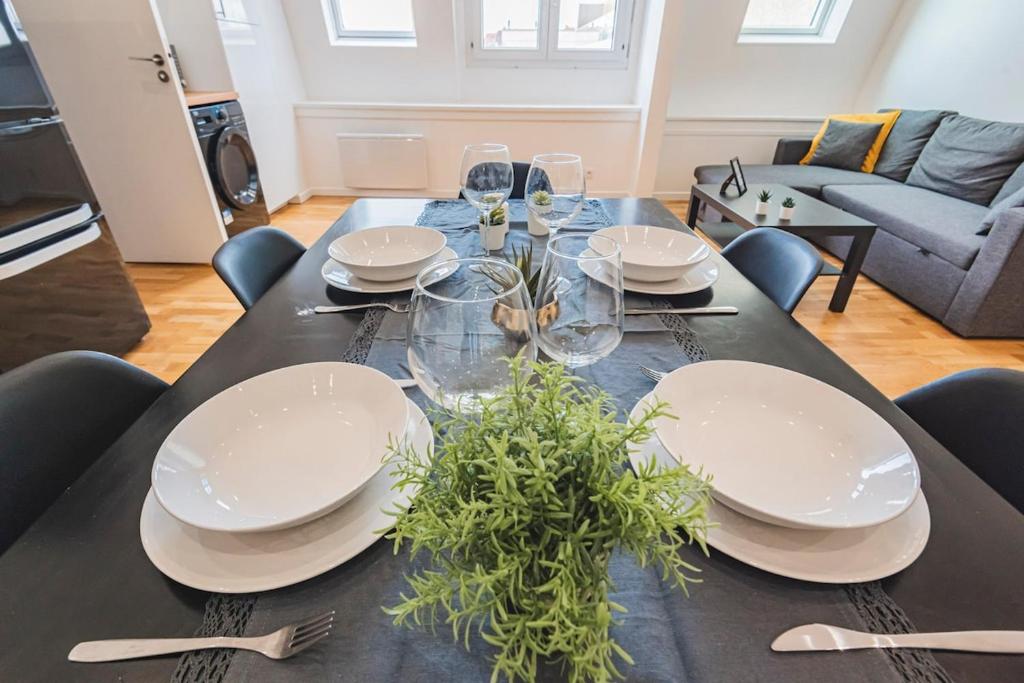 Stuart elegance with Cathedral view, Ideal for Families - 5