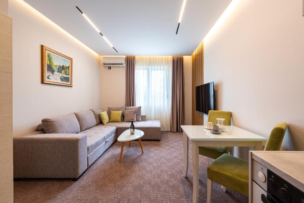 LOLA Apartments - 5