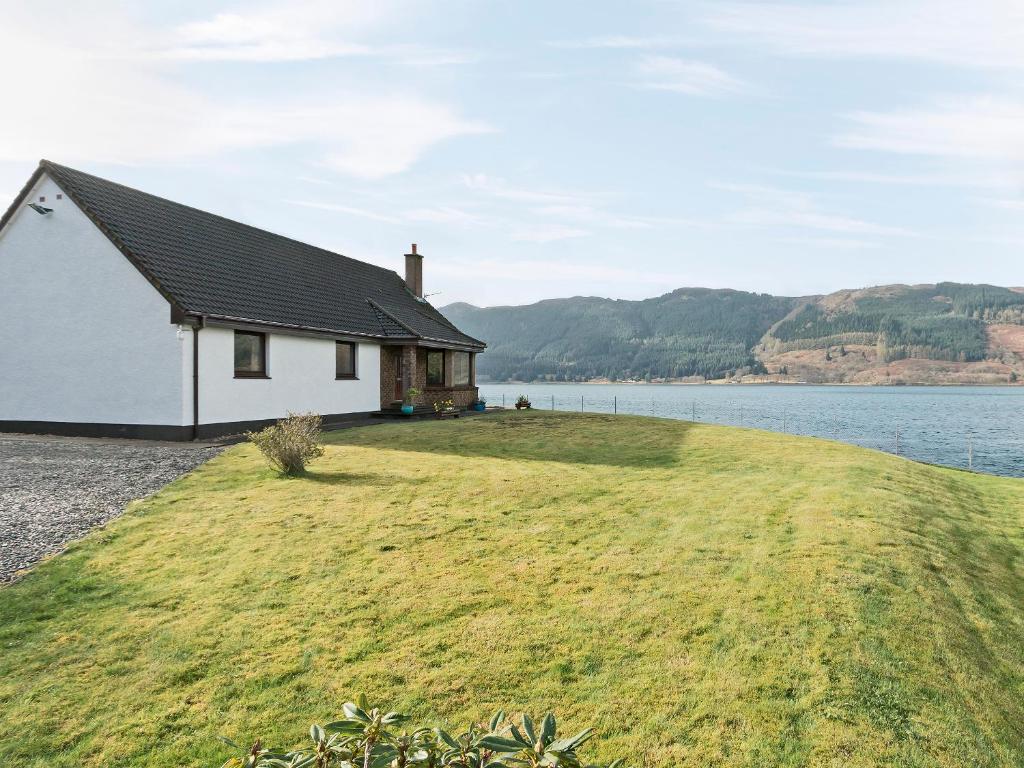 Loch Duich Cottage, Inverinate