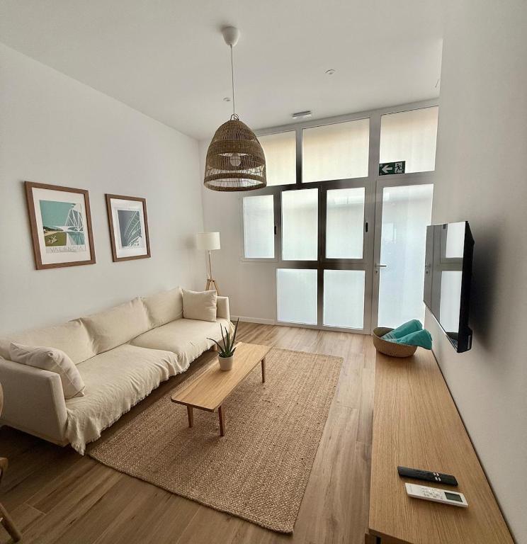 1 Amplia y Exclusiva Vivienda con Terraza - 1
