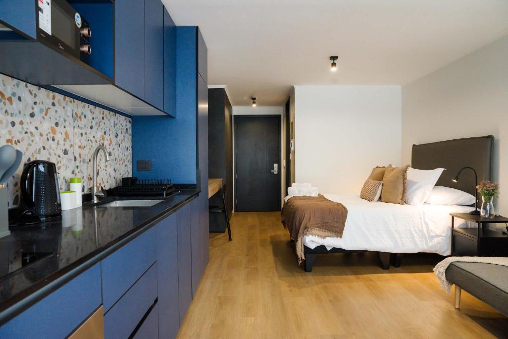Chic Studio Escape for 3 in Lively Las Condes - 5