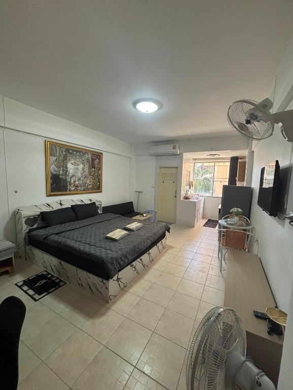 Monkey Apartment 38, Pláž Patong