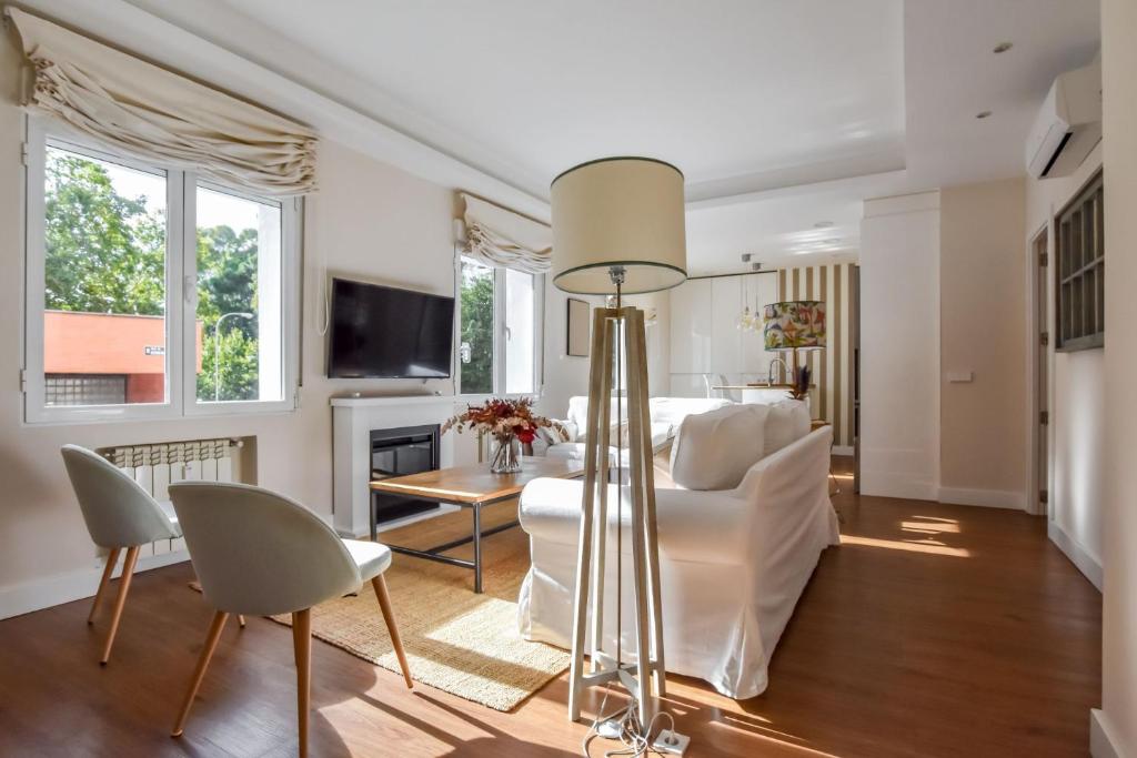 Modern and Bright-2Bedroom 2Bathroom-Bernabéu - 2