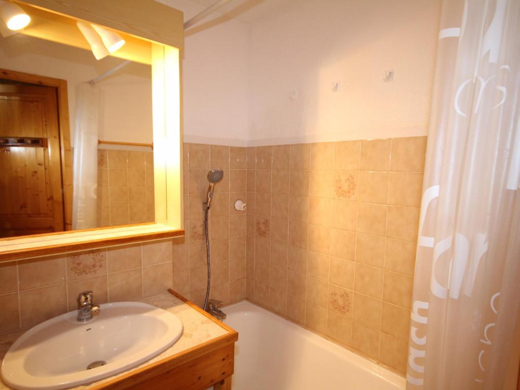 Studio cabine avec grande terrasse et emplacement idéal - FR-1-293-15 - 2