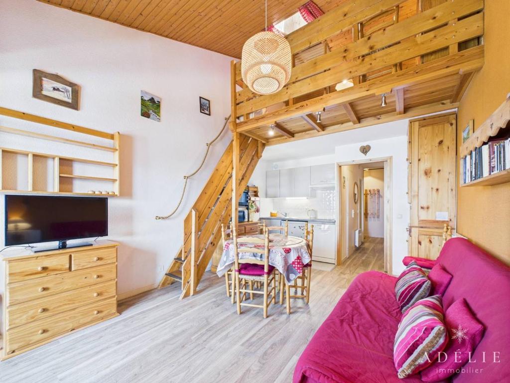 Studio Mezzanine Cosy à 100m des Pistes, Balcon Plein Sud, Quartier Calme - FR-1-398-538 - 1
