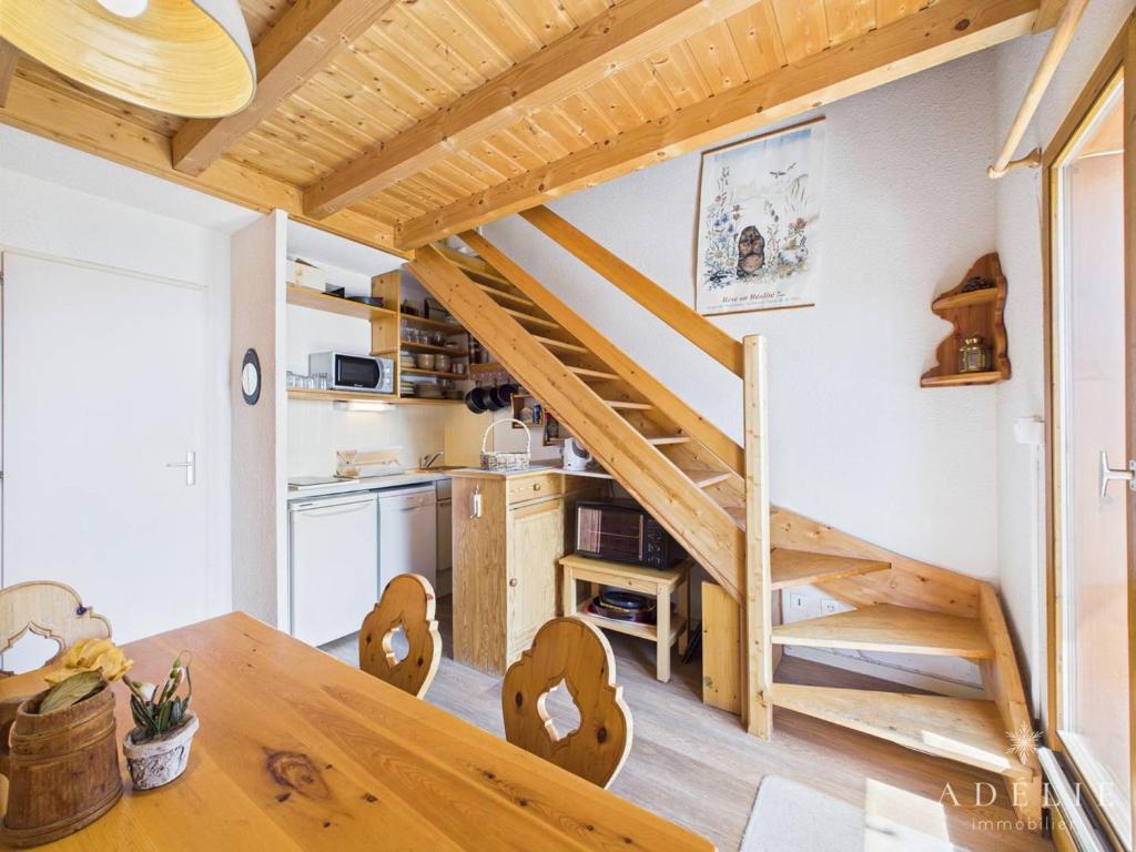 Studio mezzanine au pied des pistes avec balcon, idéal pour 4-6 personnes - FR-1-398-552 - 2