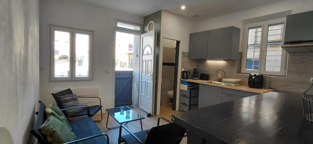 Bright village house! - 4