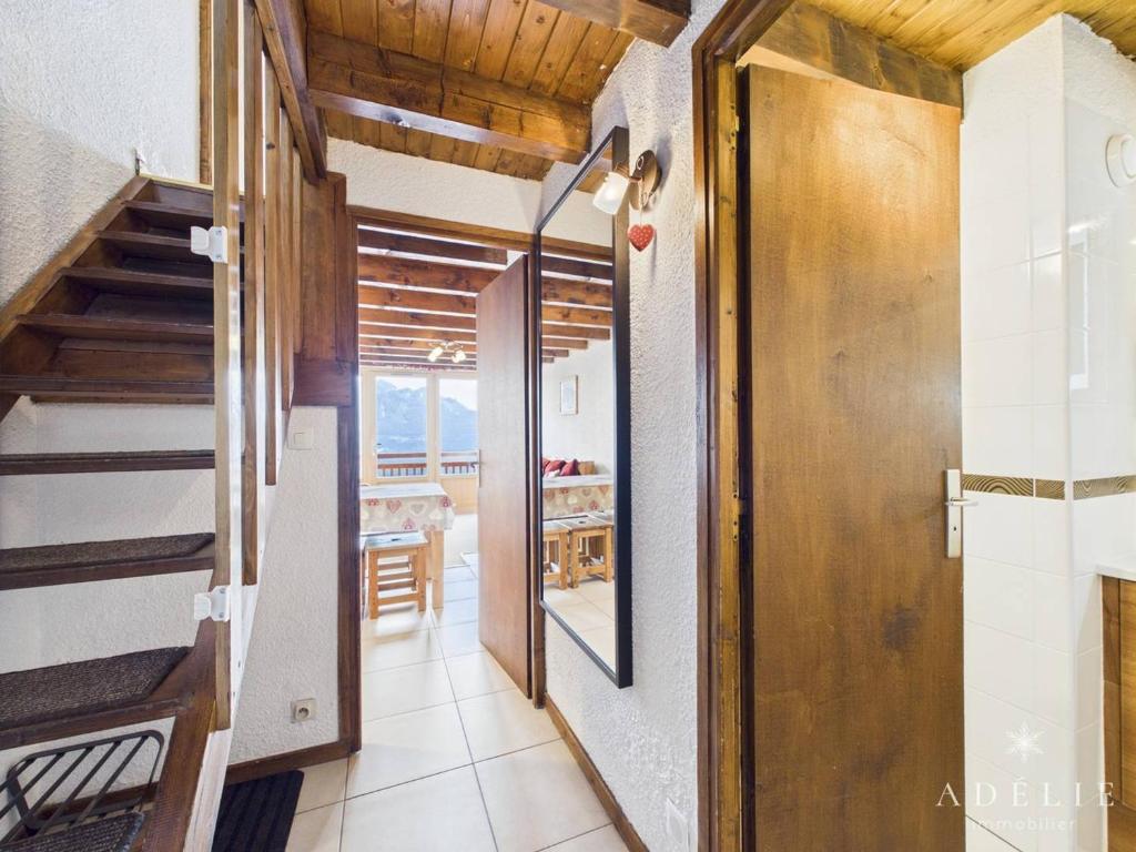 Duplex rénové avec balcon et parking, à 100m des pistes - FR-1-398-529 - 5