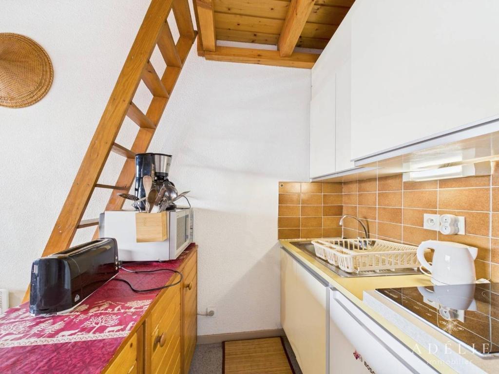 Studio mezzanine cosy, balcon plein sud, quartier calme, proche pistes et commerces, navette gratuite - FR-1-398-554 - 3