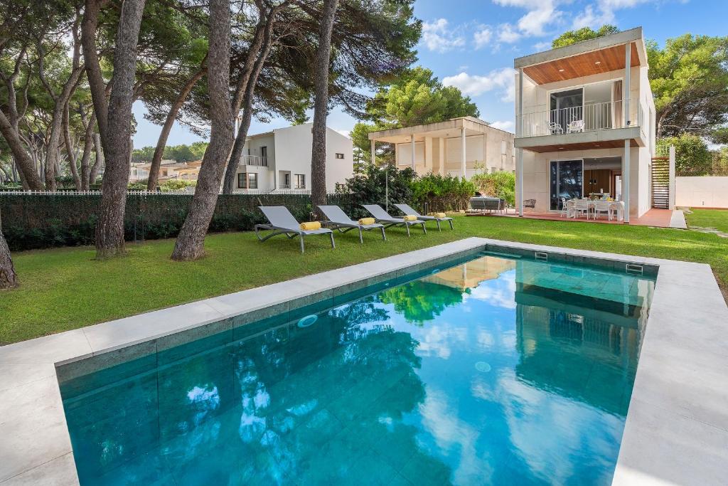 Villamar - Stunning Beachfront Villa with Private Pool - 2