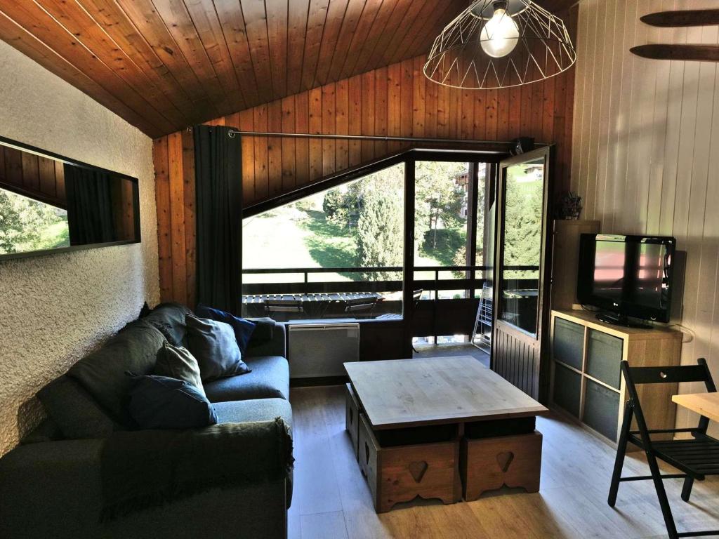 Superbe Studio Mezzanine Rénové au Cœur du Grand Bornand – 4 Couchages, Balcon, Proche Commerces et Ski - FR-1-458-162 - 1