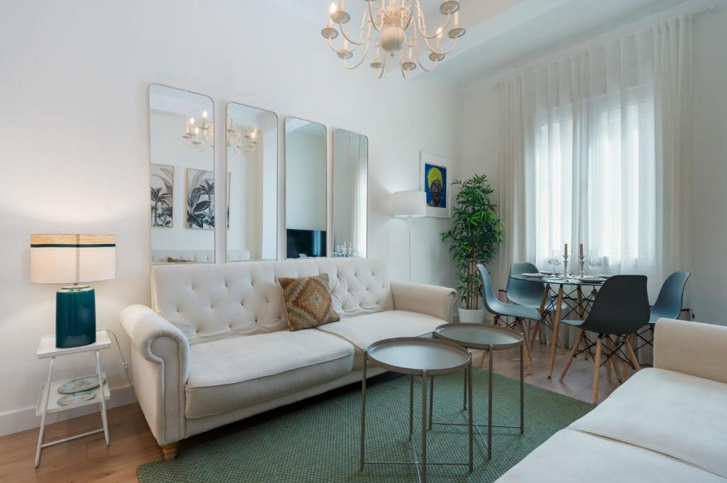 Stunning 3BR 2BTH Plaza de Cuba - 1