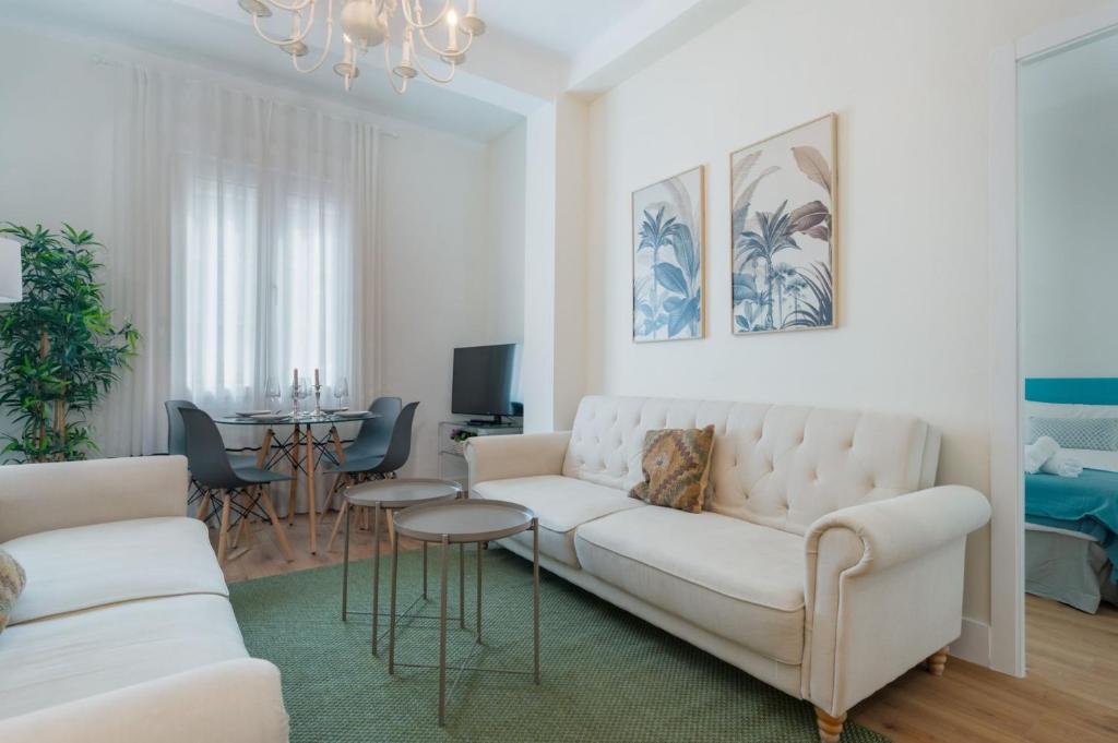Stunning 3BR 2BTH Plaza de Cuba - 2