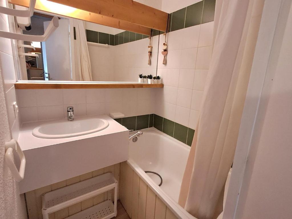 T2 calme, accès pistes, parking privé - FR-1-516-89 - 4