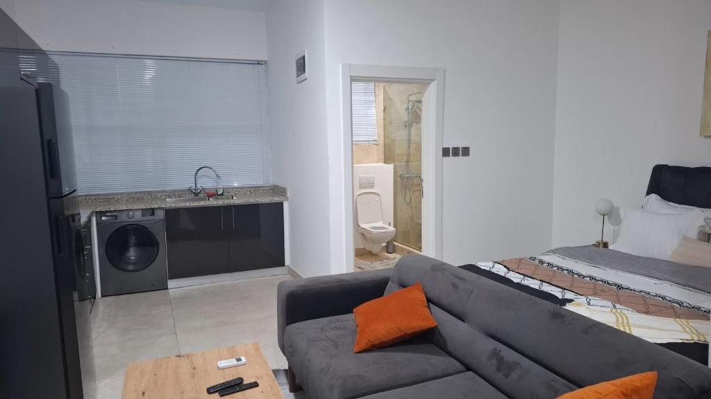 Aviora Suites at Peter James Court, Accra