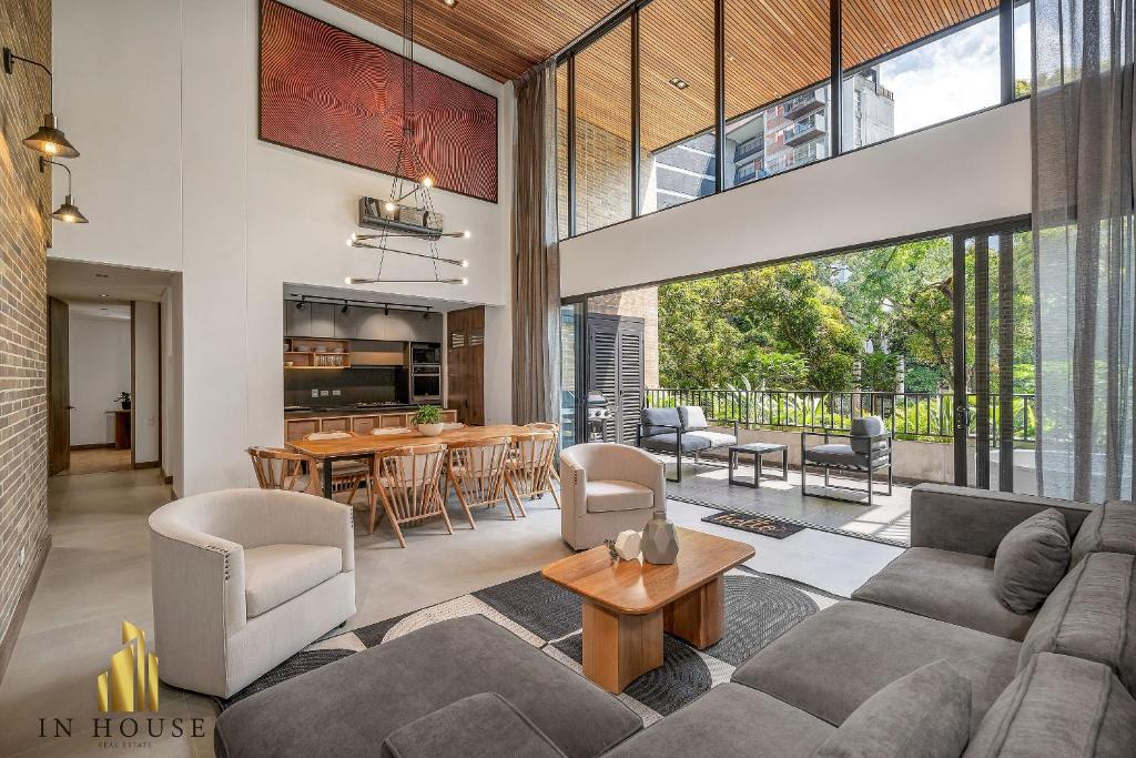 Morph 201 - High ceilings & modern apt/BBQ, El Poblado