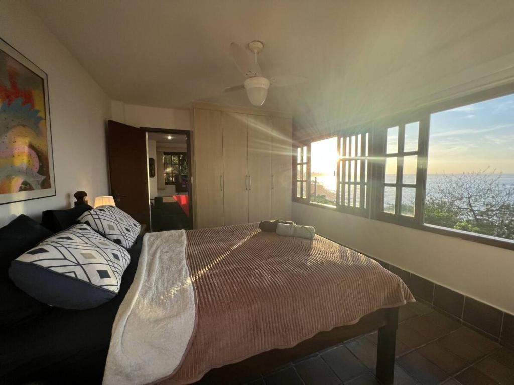 Chic Ocean View - The Modern Sunrise Home, Rio de Janeiro