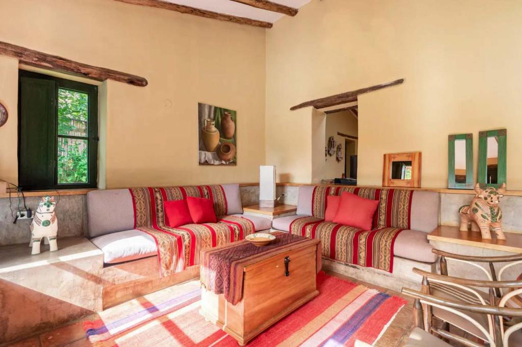 Peaceful 4BR Villa with Nature View - 1