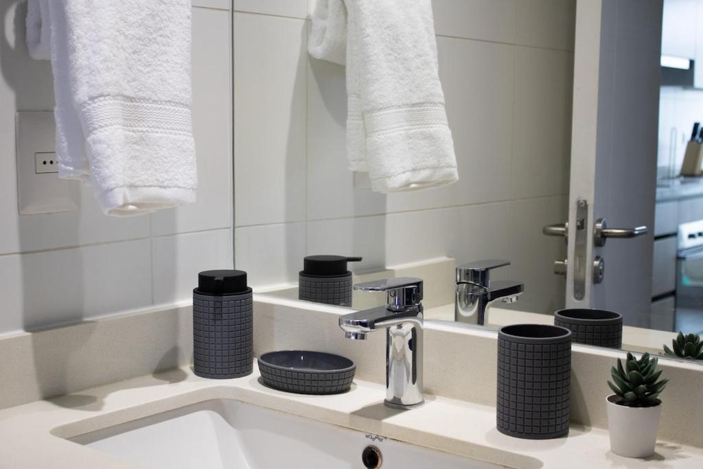 Modern apartment near the Subway and Plaza Egaña Mall - 3